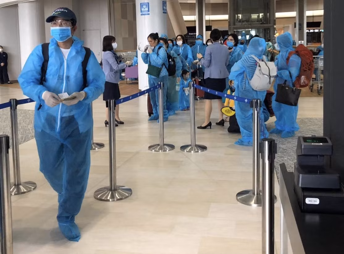 340 người Việt ở Hàn Quốc về nước vì hoàn cảnh khó khăn ảnh 1