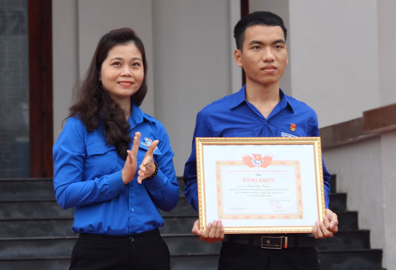 Cô giáo Mường vươn ra thế giới ảnh 8