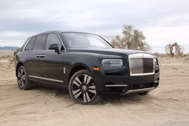 Đại gia được gắn tên cho 10 màu độc xe Rolls-Royce ảnh 7 Đại gia được gắn tên cho 10 màu độc xe Rolls-Royce ảnh 7