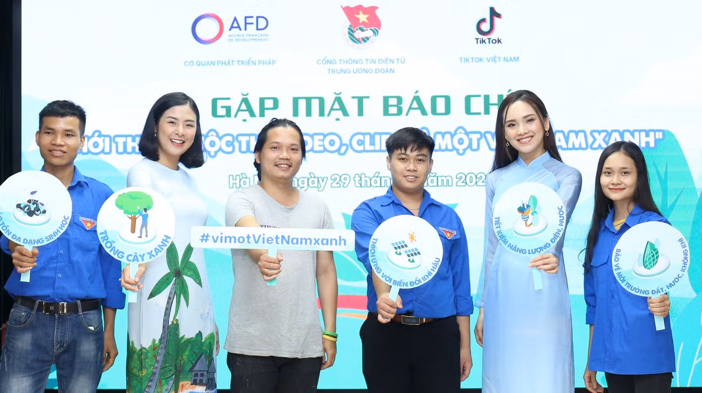 Cùng Hoa hậu Ngọc Hân làm video, clip 'Vì một Việt Nam xanh' ảnh 3