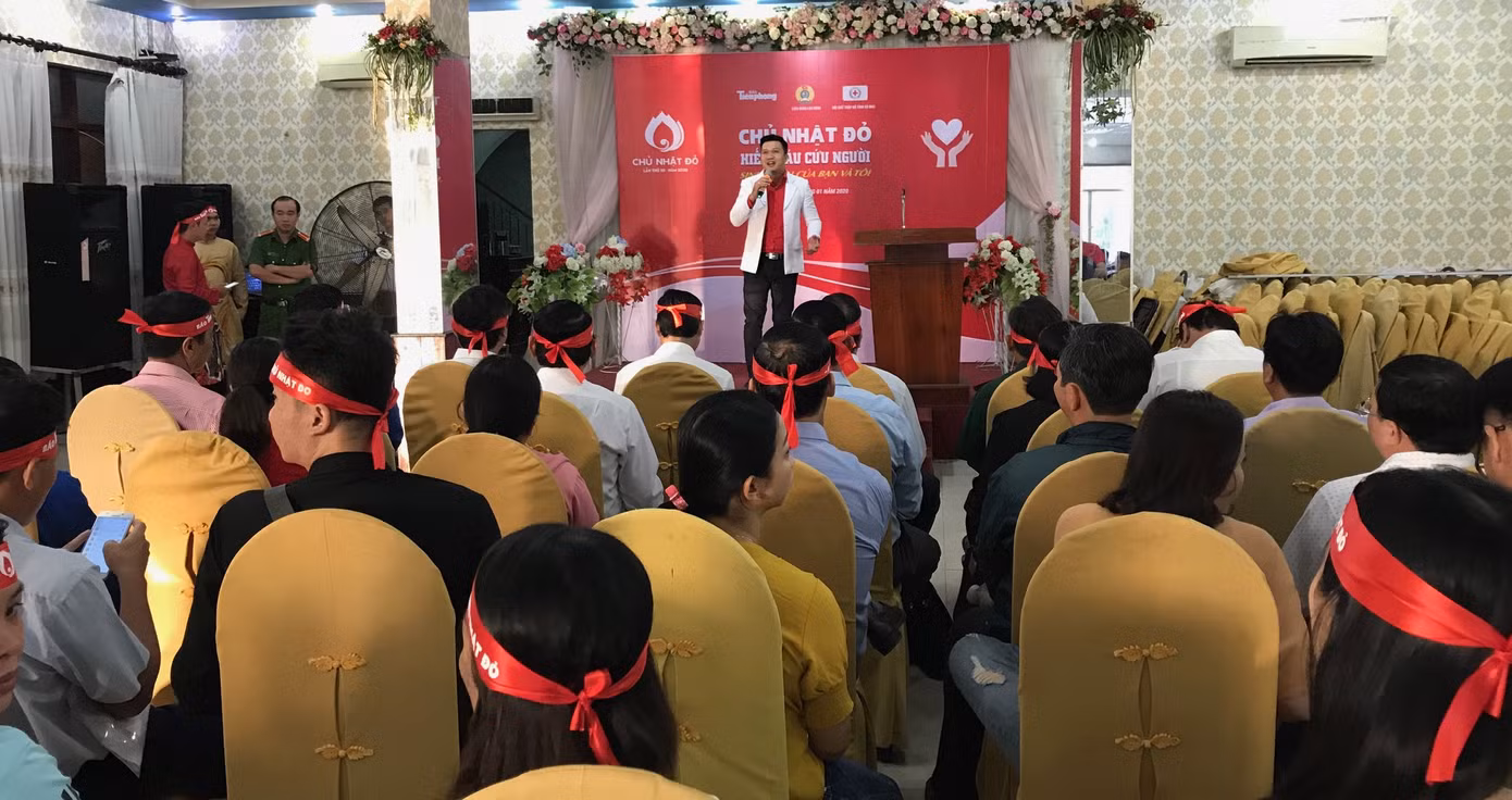 Tưng bừng Chủ nhật Đỏ Đất mũi Cà Mau ảnh 6