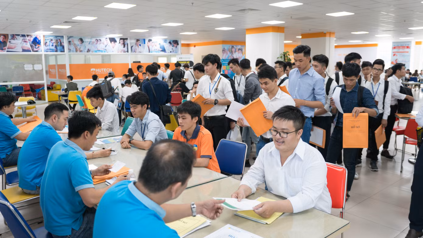Hơn 1.000 thí sinh dự thi sau đại học vào ĐHQGHN ảnh 4