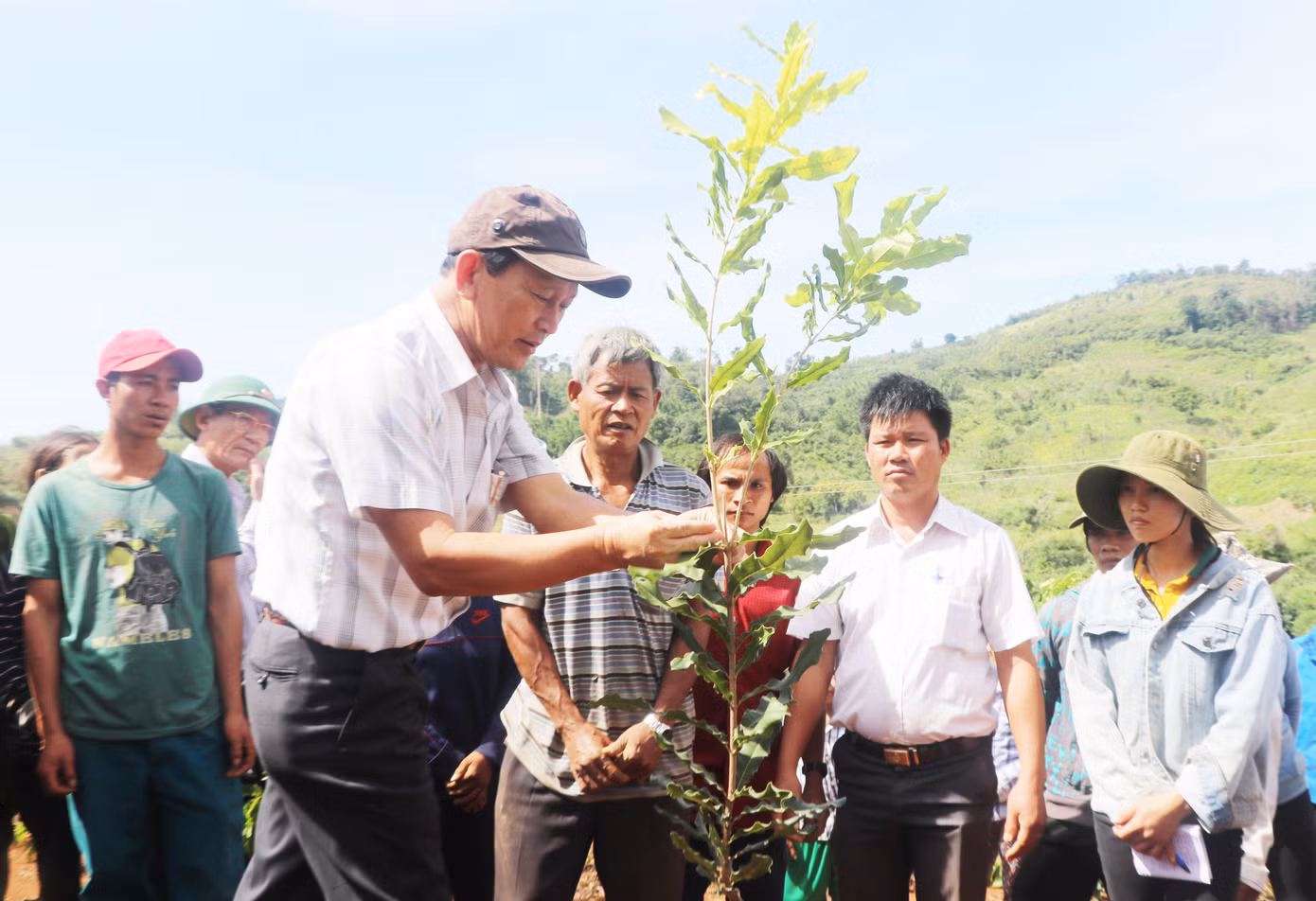 144 hộ nghèo người Ba Na có nhà mới đón Tết ảnh 1