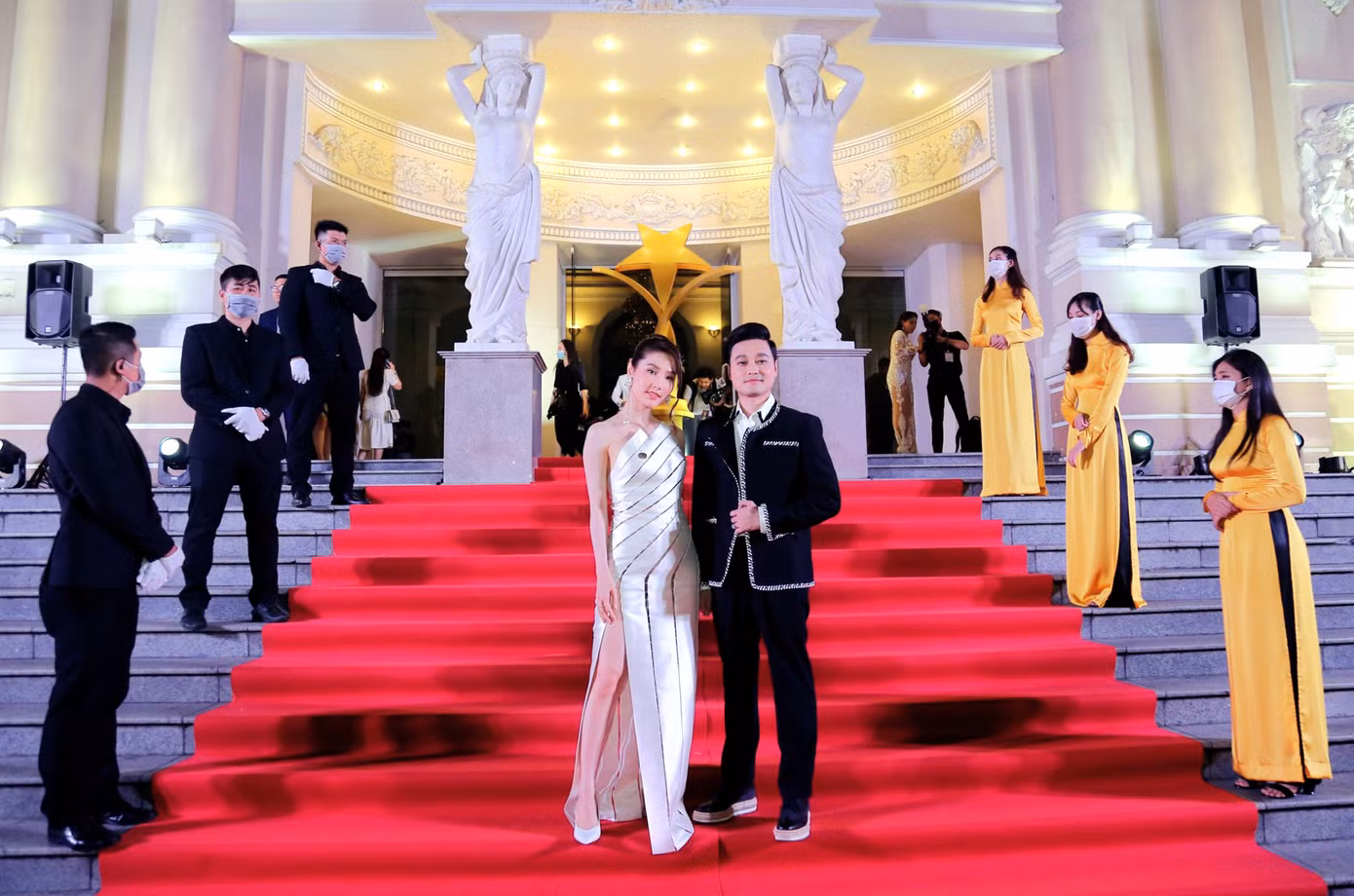  Chi Pu, Lãnh Thanh lần đầu chạm cúp “Ngôi Sao Xanh“ ảnh 7