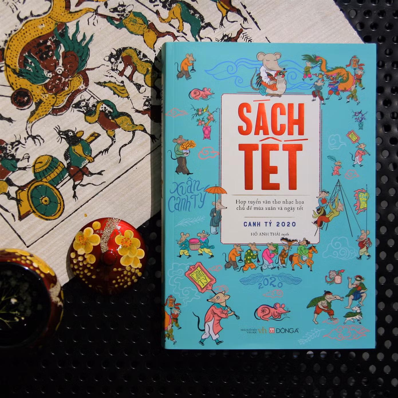 Sách Tết có gì lạ? ảnh 1