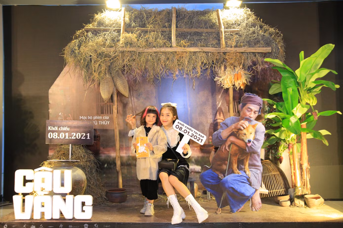 Hoa hậu Đỗ Mỹ Linh, Châu Bùi, Hồng Diễm và dàn sao ủng hộ 'Cậu Vàng' ảnh 11
