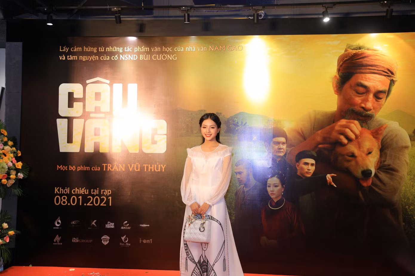 Hoa hậu Đỗ Mỹ Linh, Châu Bùi, Hồng Diễm và dàn sao ủng hộ 'Cậu Vàng' ảnh 10