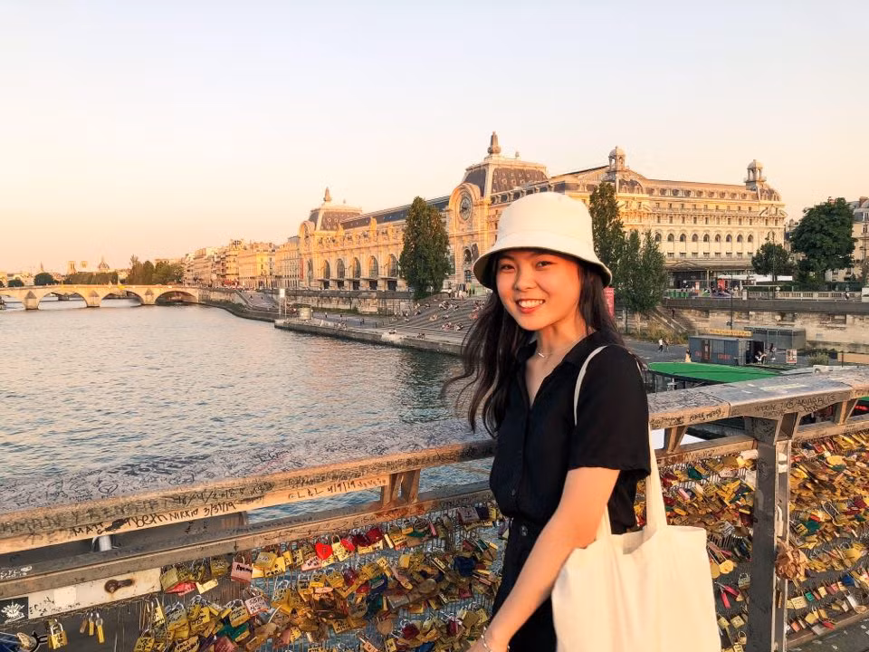 Tranh ký họa đẹp long lanh của chàng du học sinh trong khu cách ly ở TPHCM ảnh 14