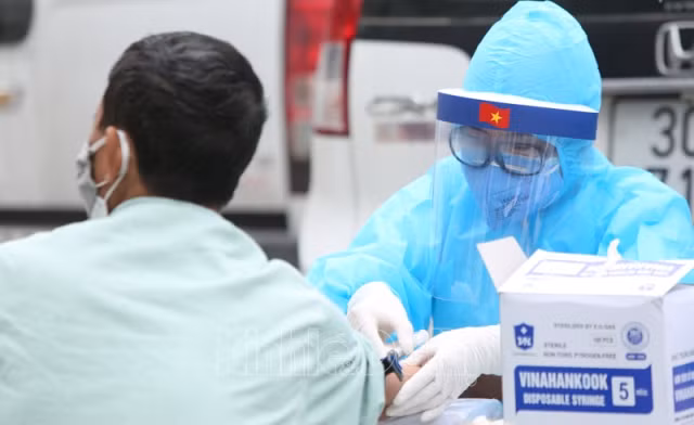 Phẫu thuật khẩn cấp cứu sống bệnh nhân bị đâm thủng tim ảnh 3