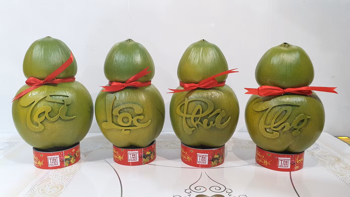 Trái cây tạo hình khan hiếm hàng phục vụ thị trường Tết ảnh 16
