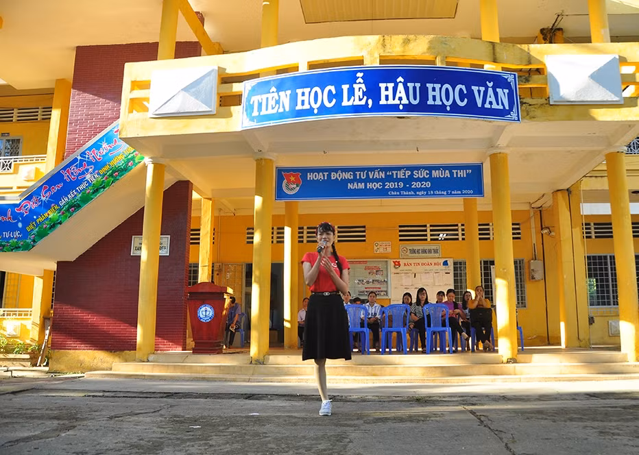 Hành trình không mệt mỏi của cô giáo 1 chân ở đất Sen Hồng ảnh 14