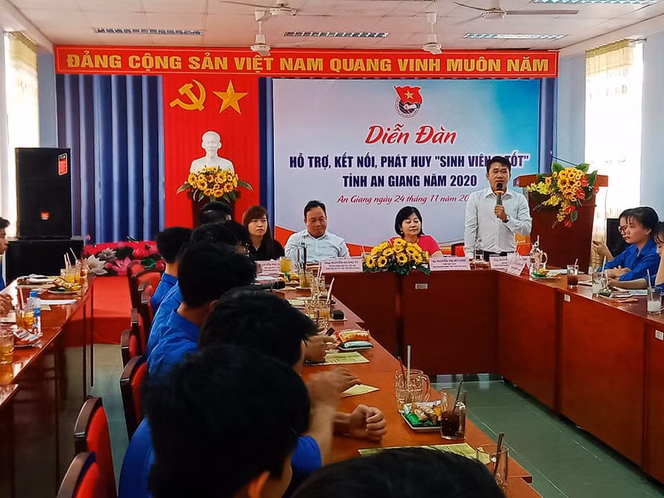 'Sinh viên 5 tốt' đóng góp trí tuệ cho đất nước ảnh 3