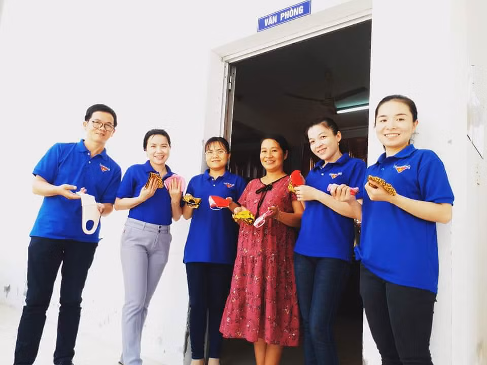 Thanh niên Cần Thơ may 2000 khẩu trang phục vụ học sinh phòng dịch ảnh 6