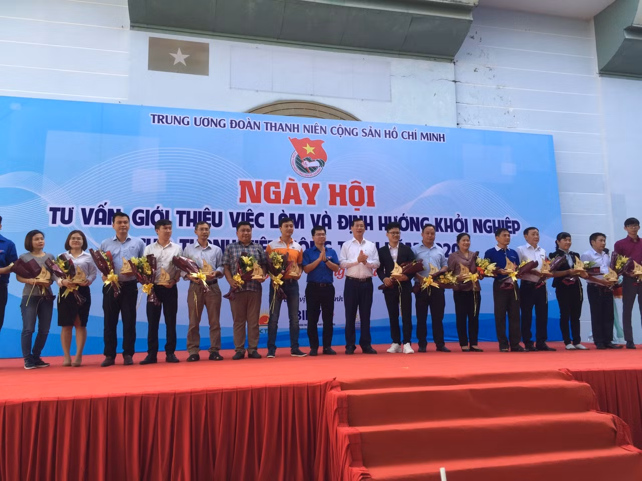 Sôi động ngày hội việc làm tại An Giang ảnh 3