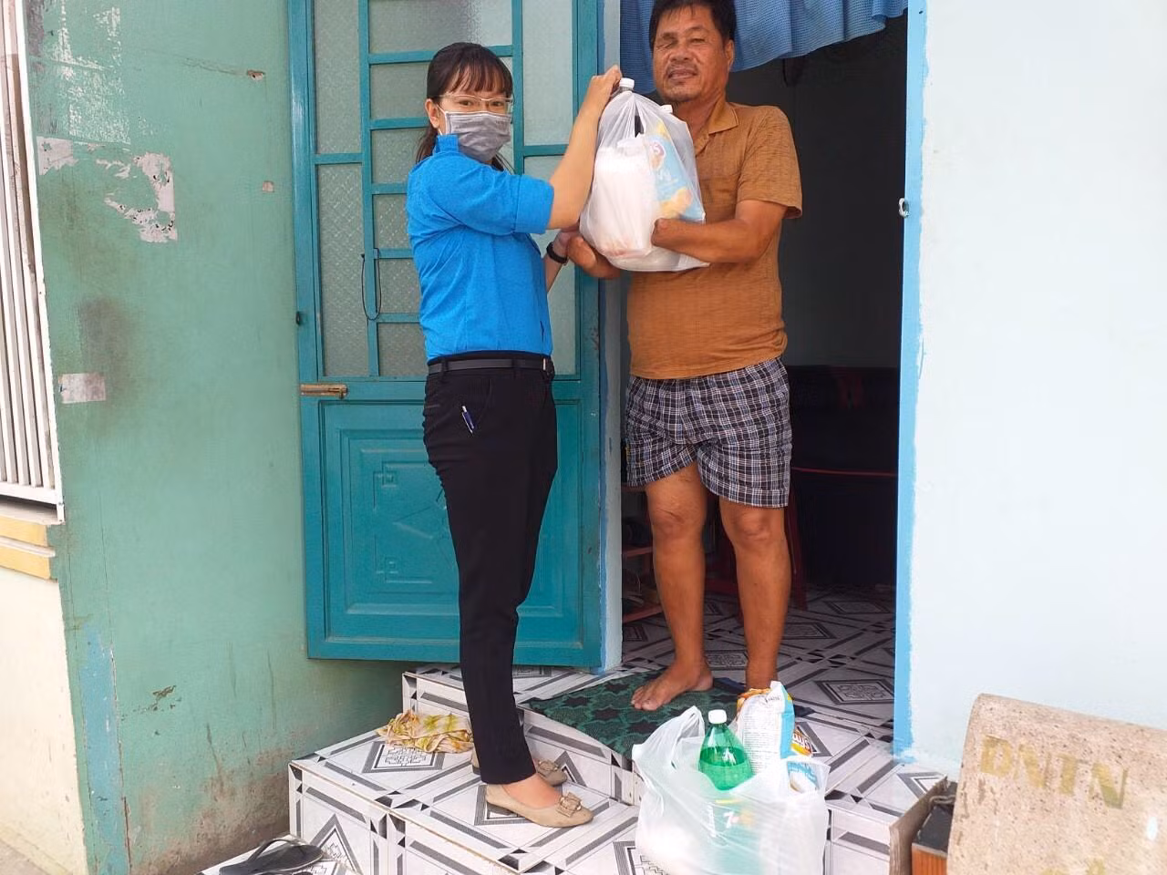 Chương trình 'Triệu bữa cơm' đến với người dân Tây Đô ảnh 3