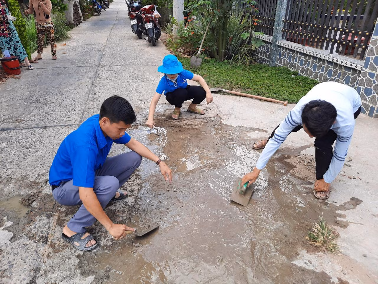 Nữ Bí thư Đoàn 9X duyên dáng, mê thiện nguyện ảnh 15