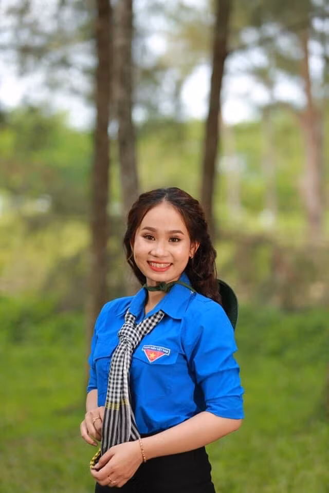 Nữ Bí thư Đoàn 9X duyên dáng, mê thiện nguyện ảnh 18