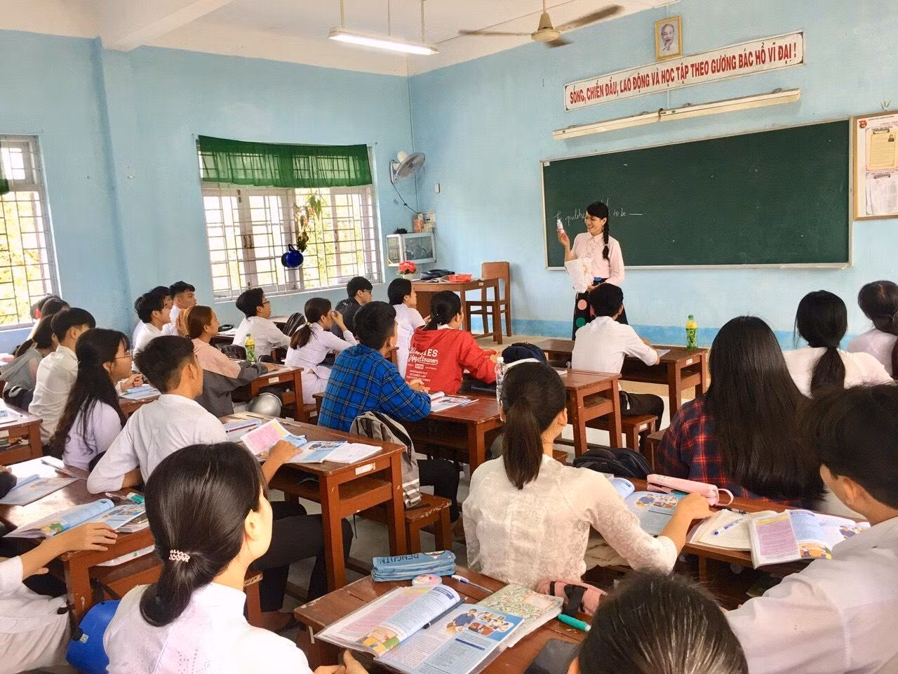 Hành trình không mệt mỏi của cô giáo 1 chân ở đất Sen Hồng ảnh 16