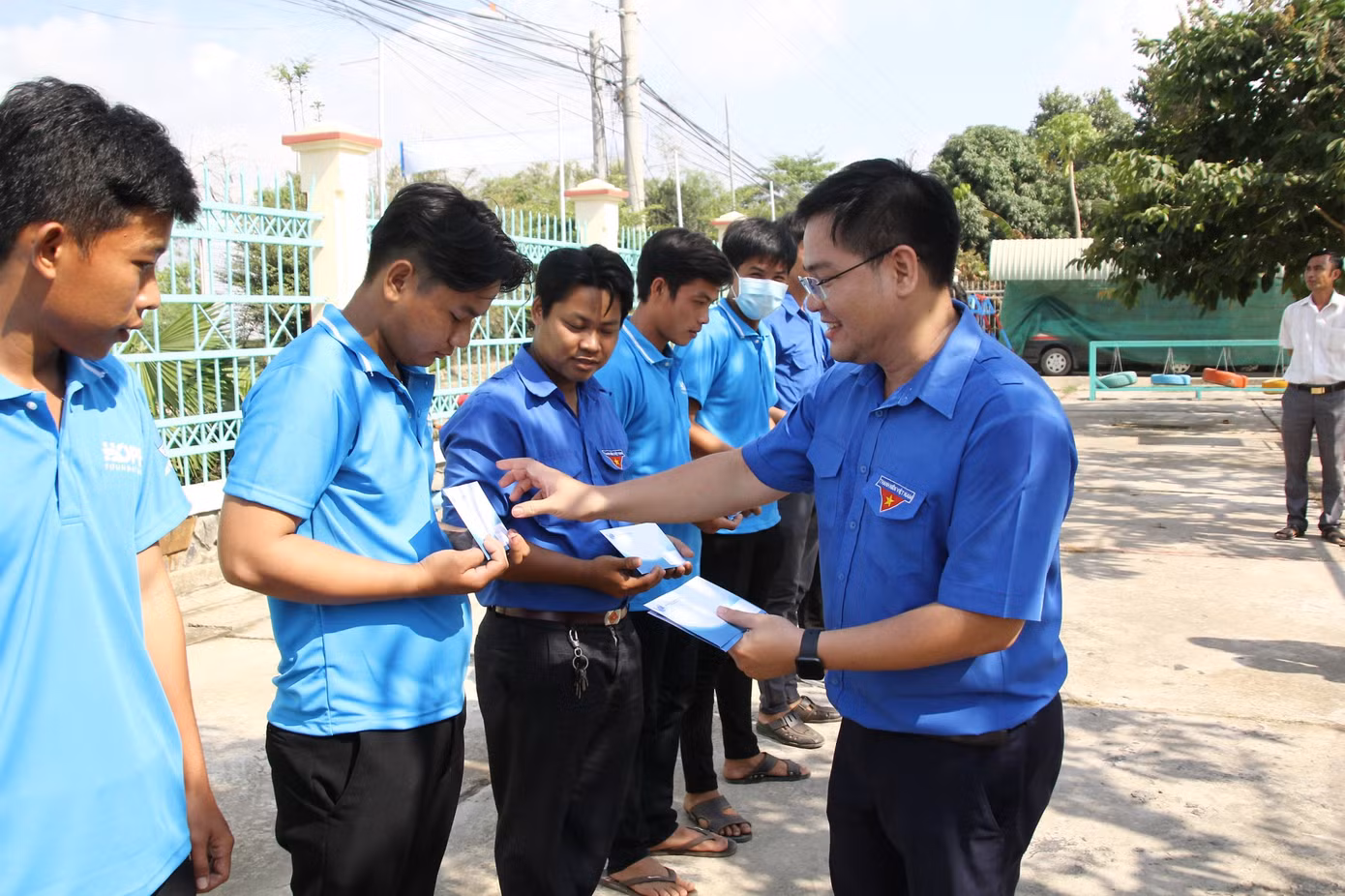 Nhiều hoạt động ý nghĩa 'Tháng Ba biên giới' tại An Giang ảnh 5