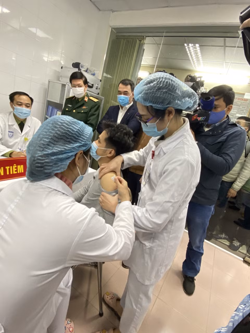 Có thể tiêm thử nghiệm vắc xin COVID-19 trên 30.000 người ảnh 4