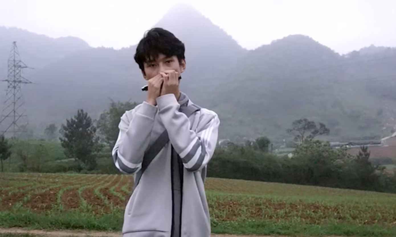Chế hit 'Hơn cả yêu' bằng ngôn ngữ ký hiệu lan tỏa thông điệp mùa COVID ảnh 1