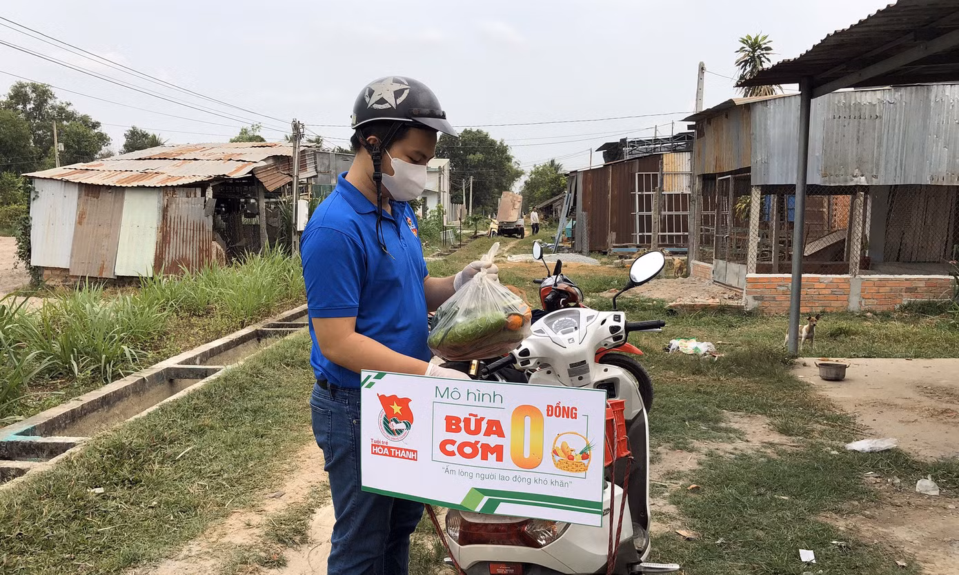 Triển khai 'Bữa cơm 0 đồng' trao người bán vé số đến khi nào hết kinh phí ảnh 3