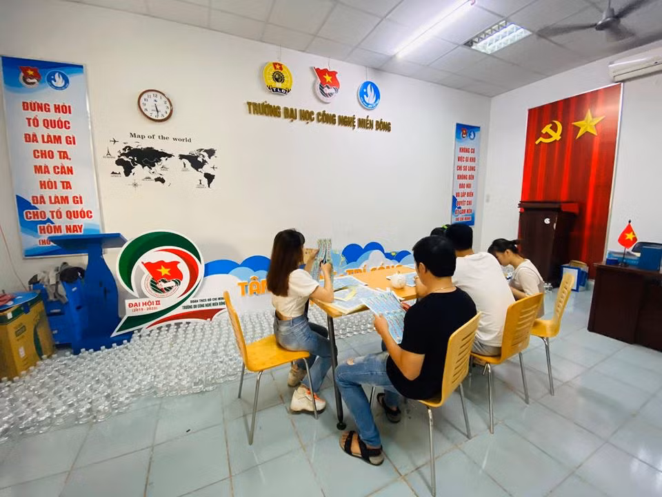 Sản xuất nước rửa tay tặng các trường mầm non ảnh 9