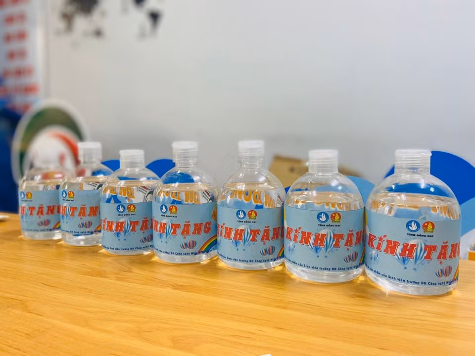 Sản xuất nước rửa tay tặng các trường mầm non ảnh 14