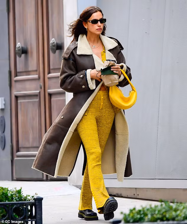 Siêu mẫu Nga Irina Shayk khoe chân dài miên man ảnh 8