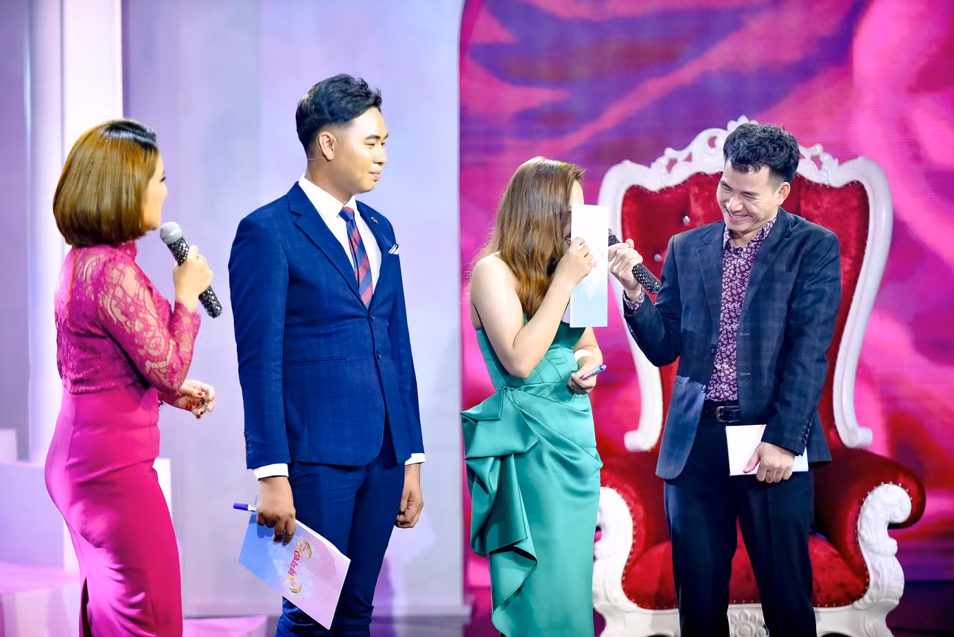 MC Cát Tường và Xuân Bắc làm 'ông tơ bà nguyệt' của gameshow hẹn hò ‘Chân ái’ ảnh 3