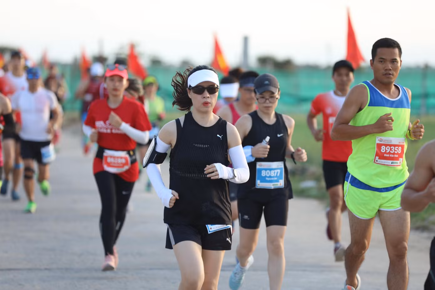 Rộn ràng bước chạy đánh thức bình minh trên đảo Lý Sơn ảnh 9