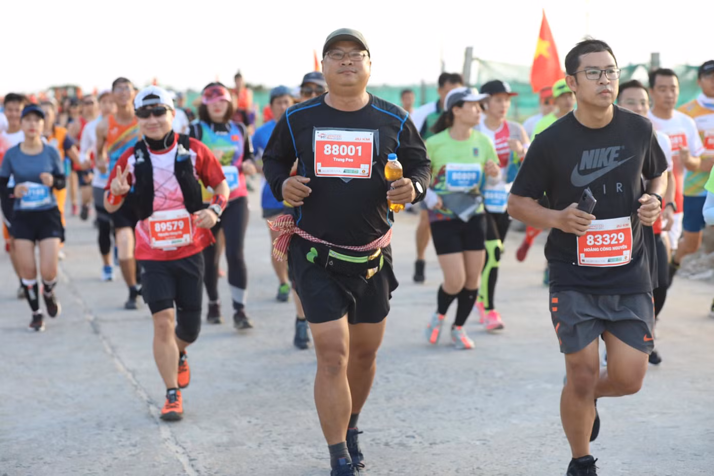 Rộn ràng bước chạy đánh thức bình minh trên đảo Lý Sơn ảnh 12