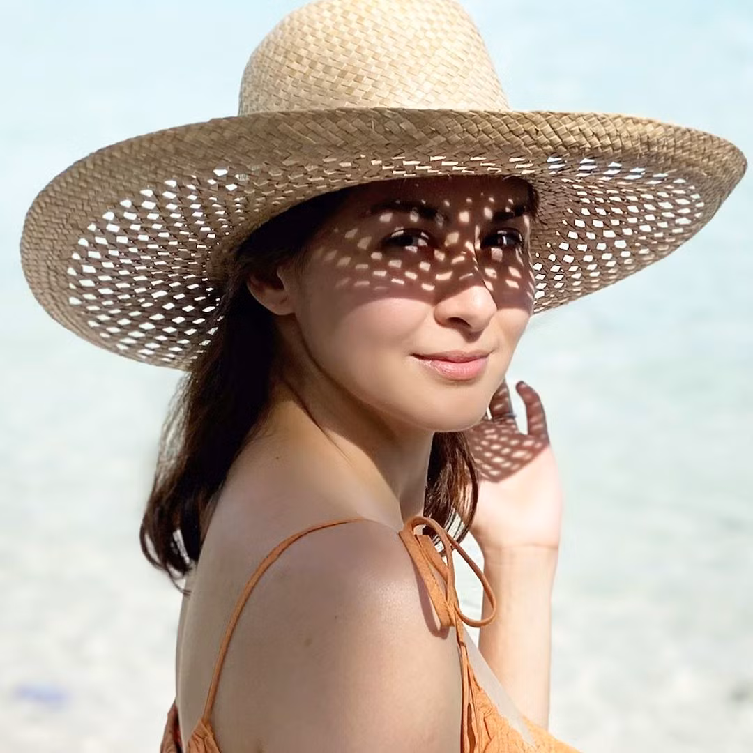 'Mỹ nhân đẹp nhất Philippines' hiếm hoi mặc bikini gợi cảm ảnh 3