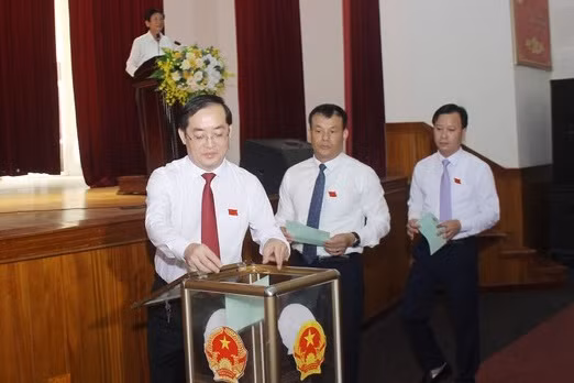 Thành phố Vinh bầu bổ sung 3 phó chủ tịch ảnh 1