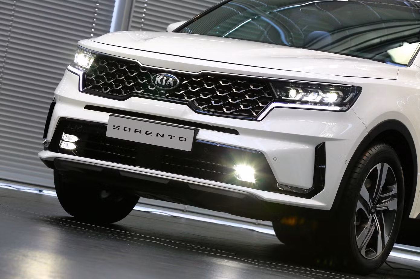 Hình ảnh thực tế Kia Sorento thế hệ mới vừa ra mắt ảnh 16