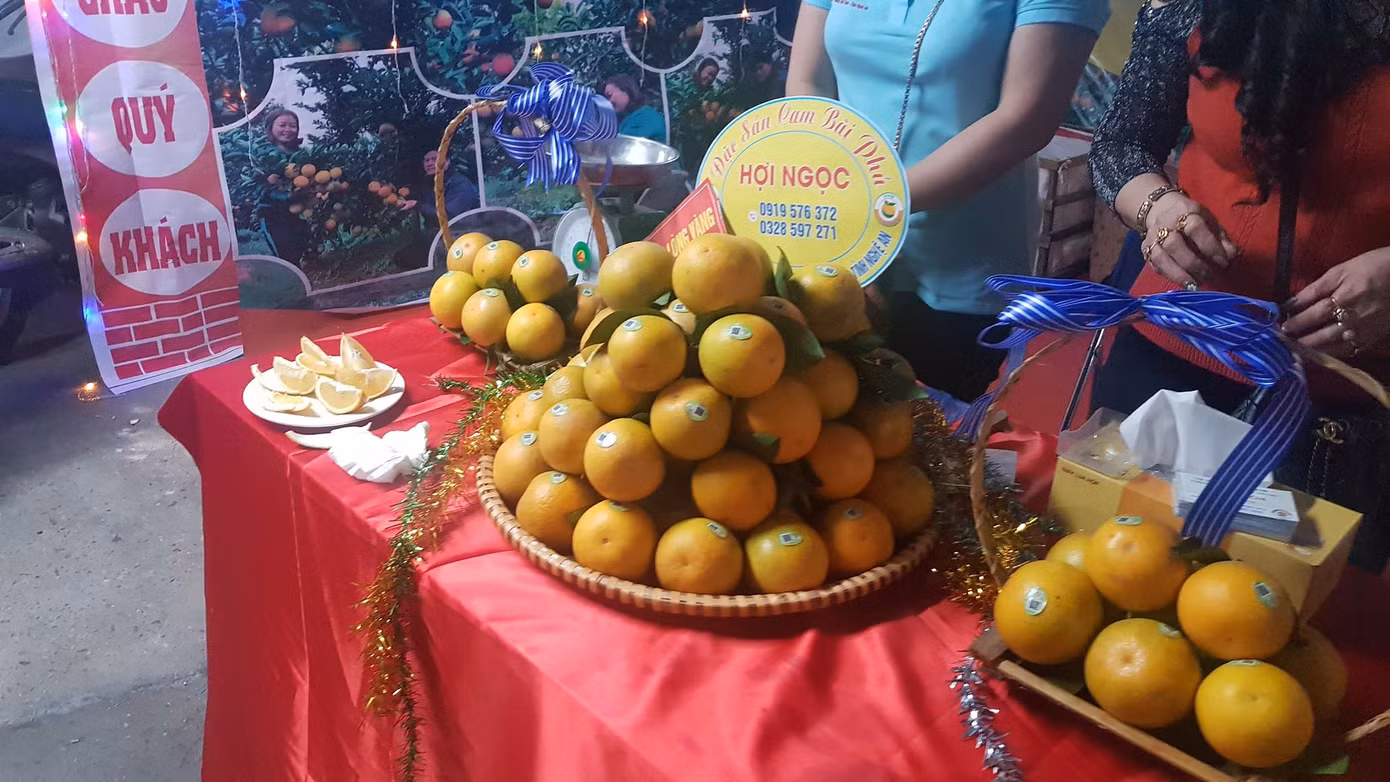 Gần Tết, đặc sản vùng miền đổ về Hà Nội ảnh 2