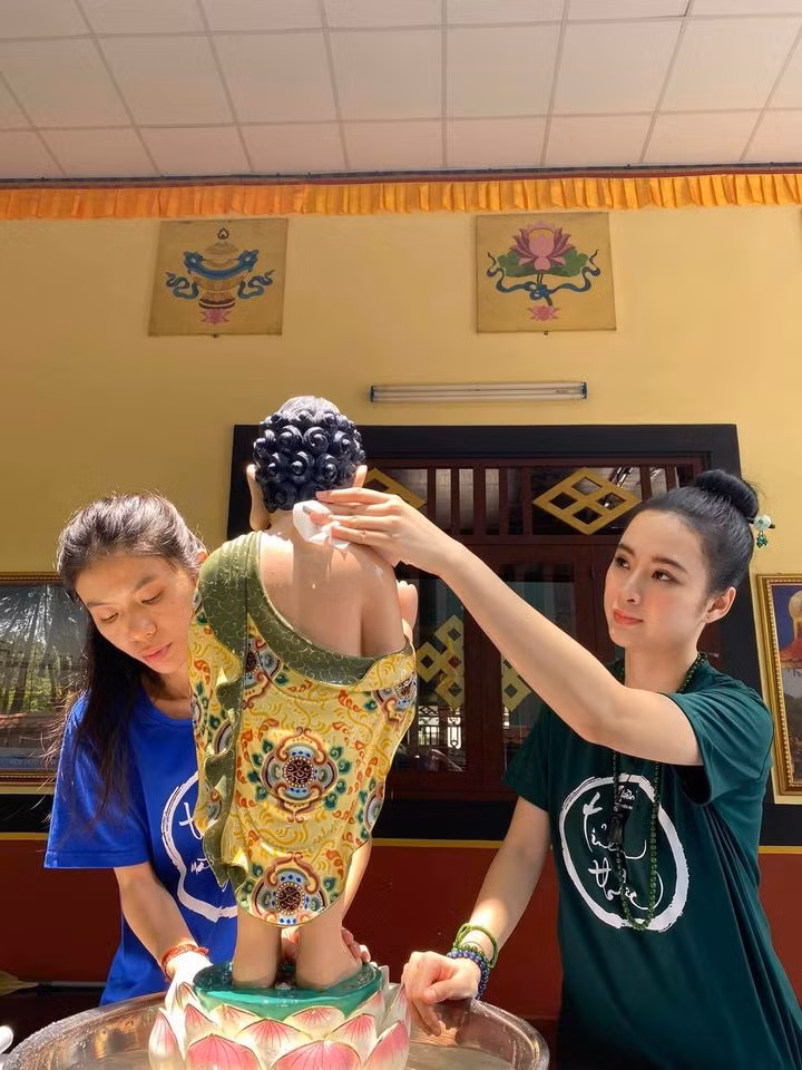  Noo Phước Thịnh “thả thính” cực mạnh, Ngọc Trinh “bắt trend” chẳng kém ai ảnh 17