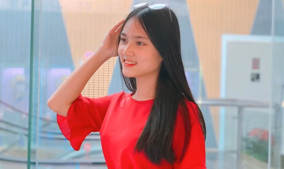 Nữ sinh xứ Nghệ ‘đốn tim’ với hình ảnh thôn nữ ảnh 3