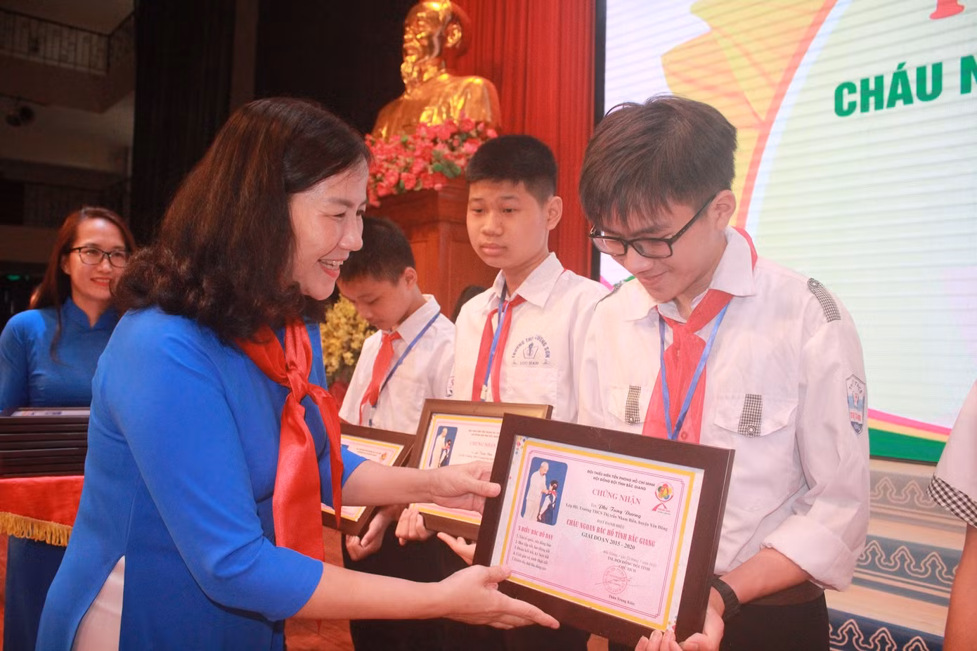 Khởi động chiến dịch tình nguyện Mùa hè xanh ảnh 4