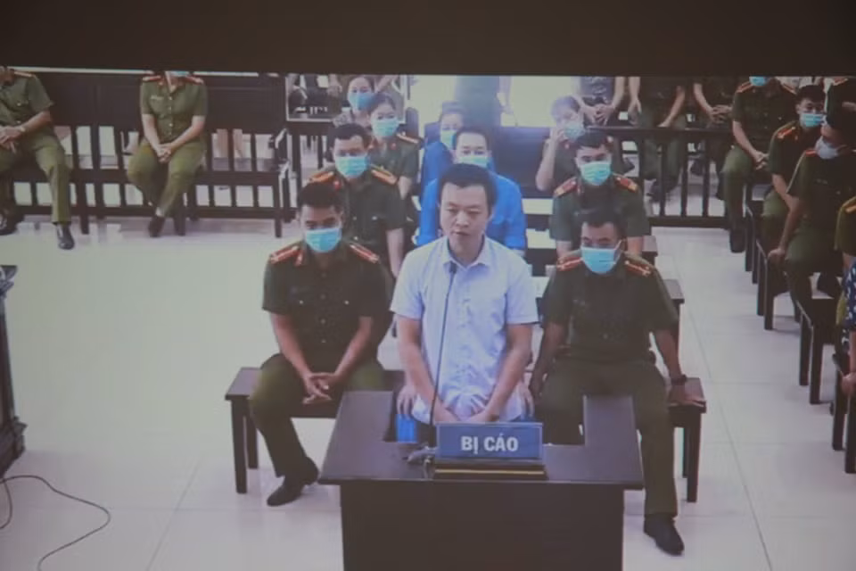 Xử vợ Đường 'Nhuệ' và 4 cán bộ thông thầu đất: Một bị cáo phản cung ảnh 6