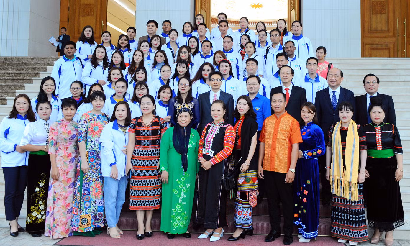 Vinh danh 63 thầy cô giáo dân tộc thiểu số tiêu biểu trên toàn quốc ảnh 15 Vinh danh 63 thầy cô giáo dân tộc thiểu số tiêu biểu trên toàn quốc ảnh 15