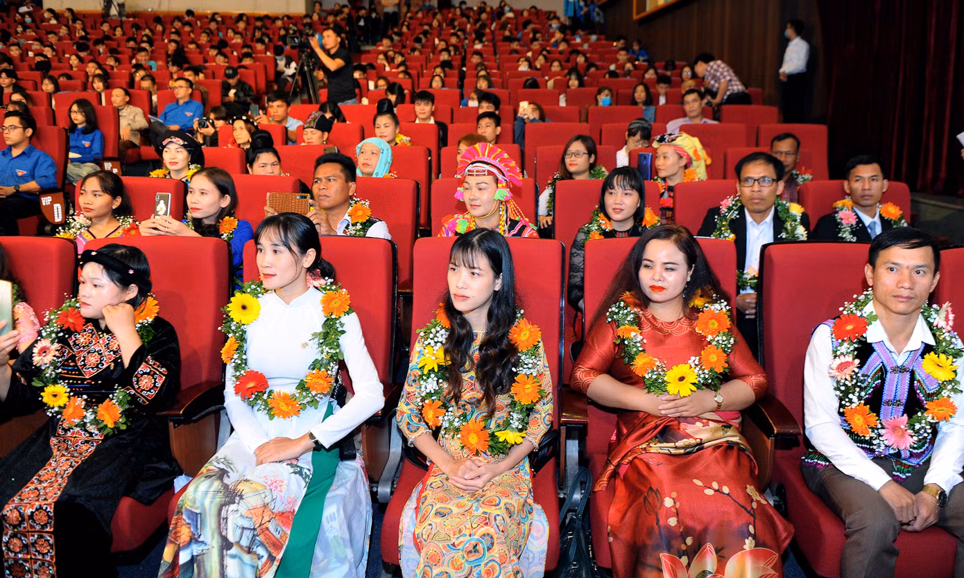 Vinh danh 63 thầy cô giáo dân tộc thiểu số tiêu biểu trên toàn quốc ảnh 4