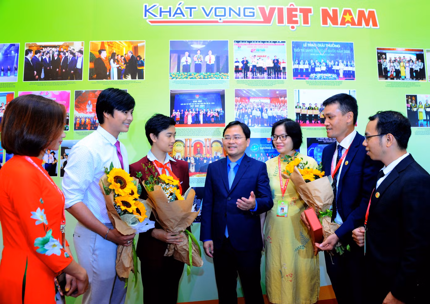 Nhiều vấn đề bạn trẻ quan tâm tại buổi đối thoại ảnh 8