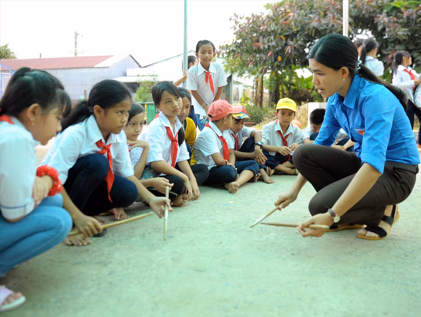 Vượt nỗi đau ung thư, éo le số phận thắp sáng con chữ nơi gian khó ảnh 5