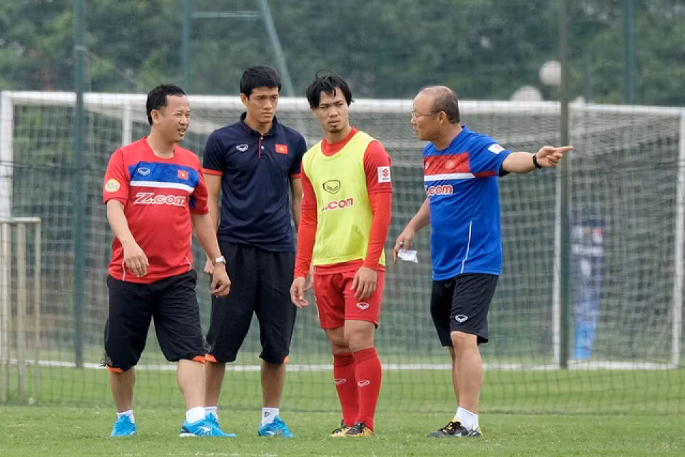 Có cơ hội đăng cai AFF Cup, Liên đoàn bóng đá Việt Nam nói gì? ảnh 1