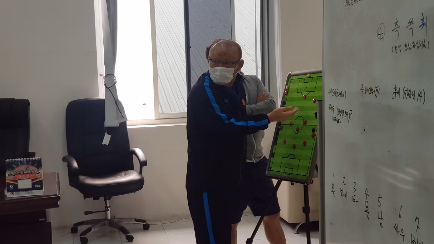 Vì sao Ronaldo không bao giờ đổi áo với cầu thủ AS Roma? ảnh 2