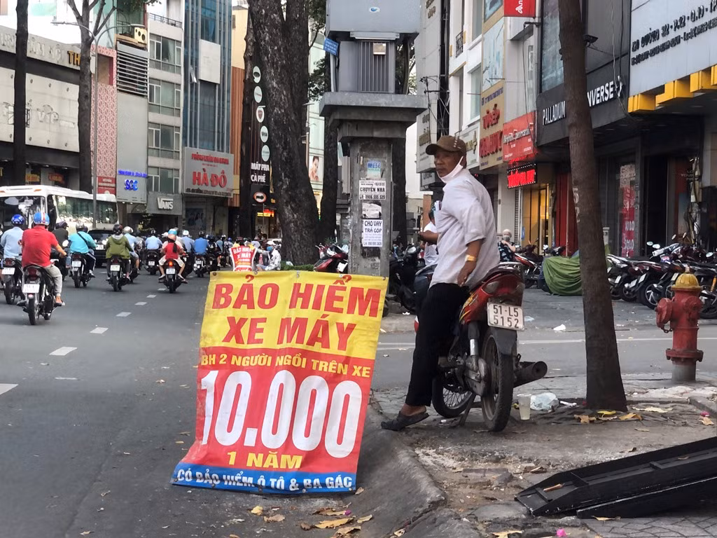 Rồng rắn mua bảo hiểm, dân kinh doanh dạo 'hốt bạc' ảnh 7