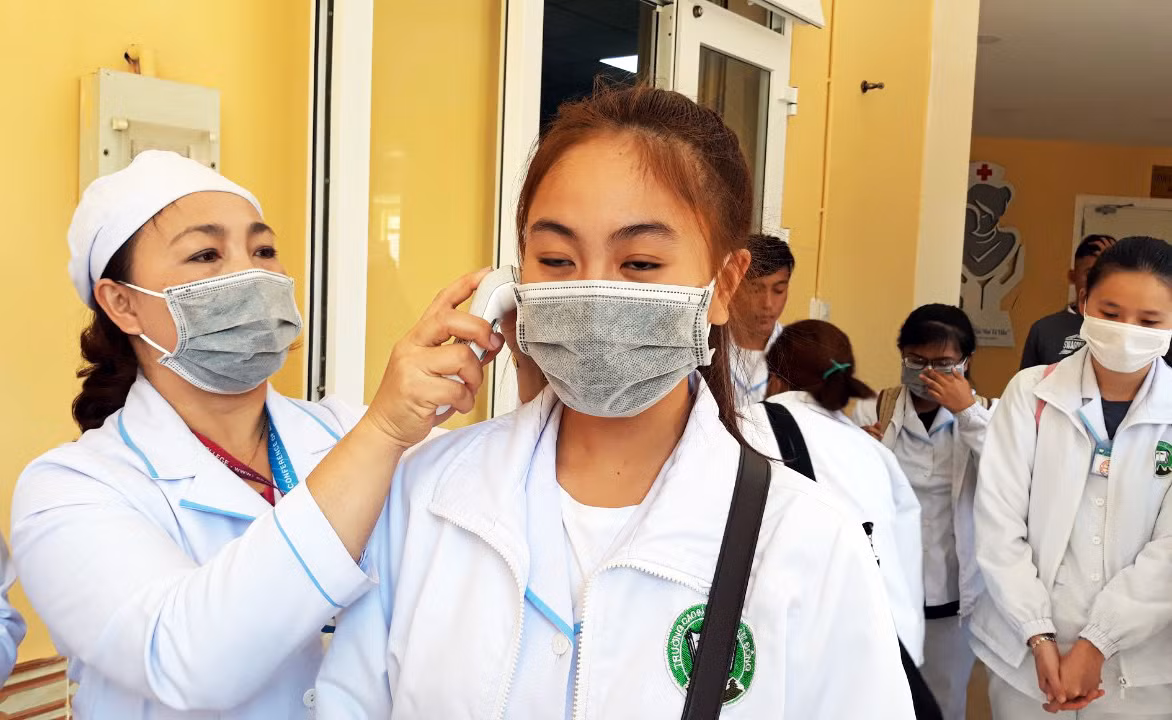 Thanh niên Cần Thơ may 2000 khẩu trang phục vụ học sinh phòng dịch ảnh 8