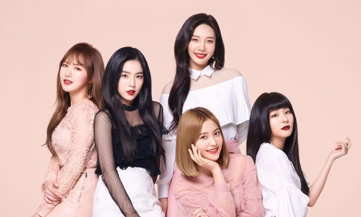 Giữa vô vàn món đồ hấp dẫn, vì đâu Lisa chỉ muốn tặng cho Rosé một sợi dây? ảnh 5
