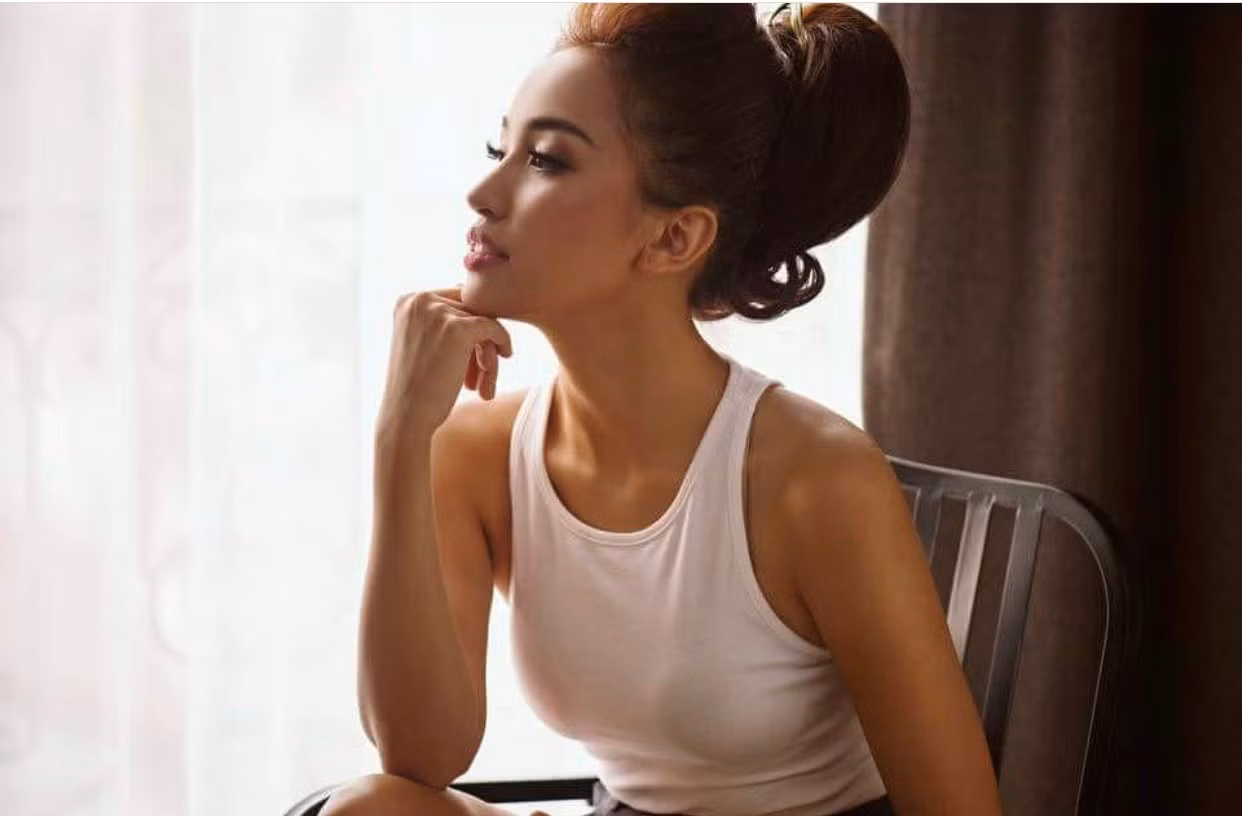 “Hoàng tử đẹp như tranh” trở thành “nam thần hắc ám” đứng đầu bảng đại diện nhãn hàng ảnh 4